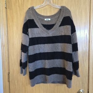 NWOT BB Dakota Sweater